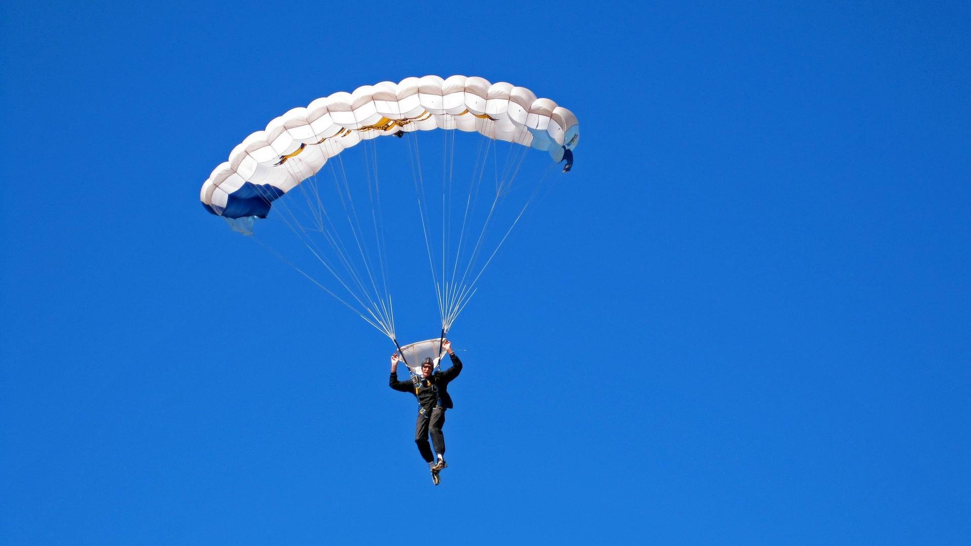 kaiyun体育综合-田径裁判规范化培训项目在全国铺开，田径裁判知识